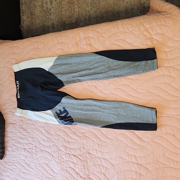 EUC Nike leggings - Picture 6 of 8